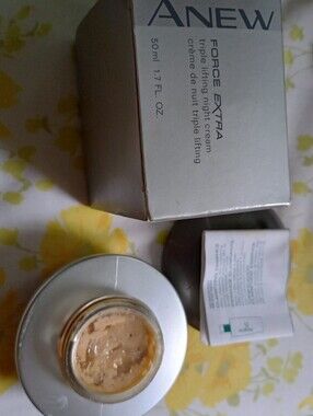 Anew Force Extra Triple Lifting Night Cream.Volume: 50 ml / 1.7 FL. OZ.